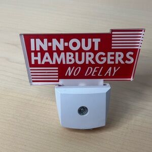 Rare Good Pre-Owned In-N-Out Burger Hamburger No Delay Night Light Automatic